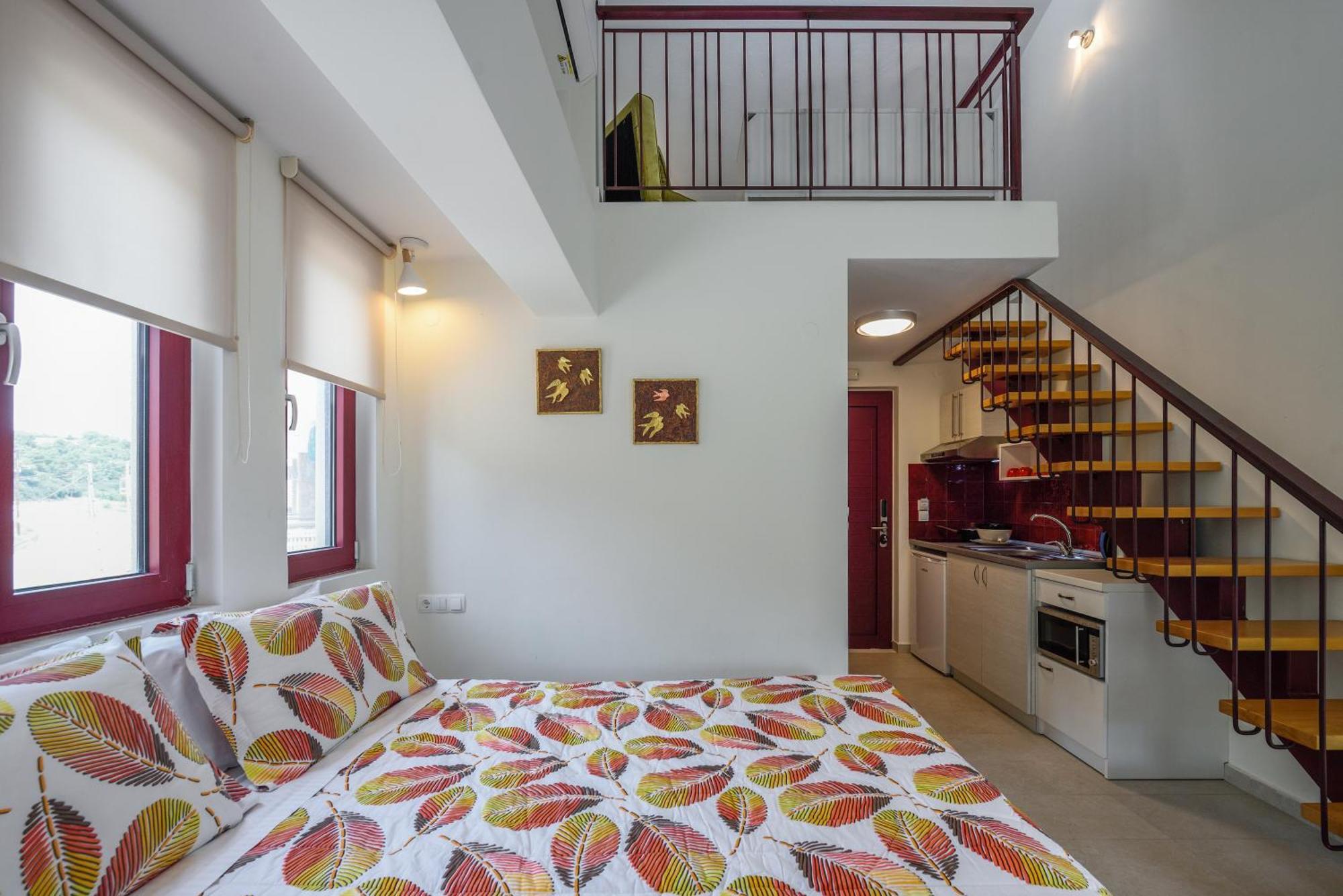 Elpiniki Luxury Rooms Nea Poteidaia Exterior photo