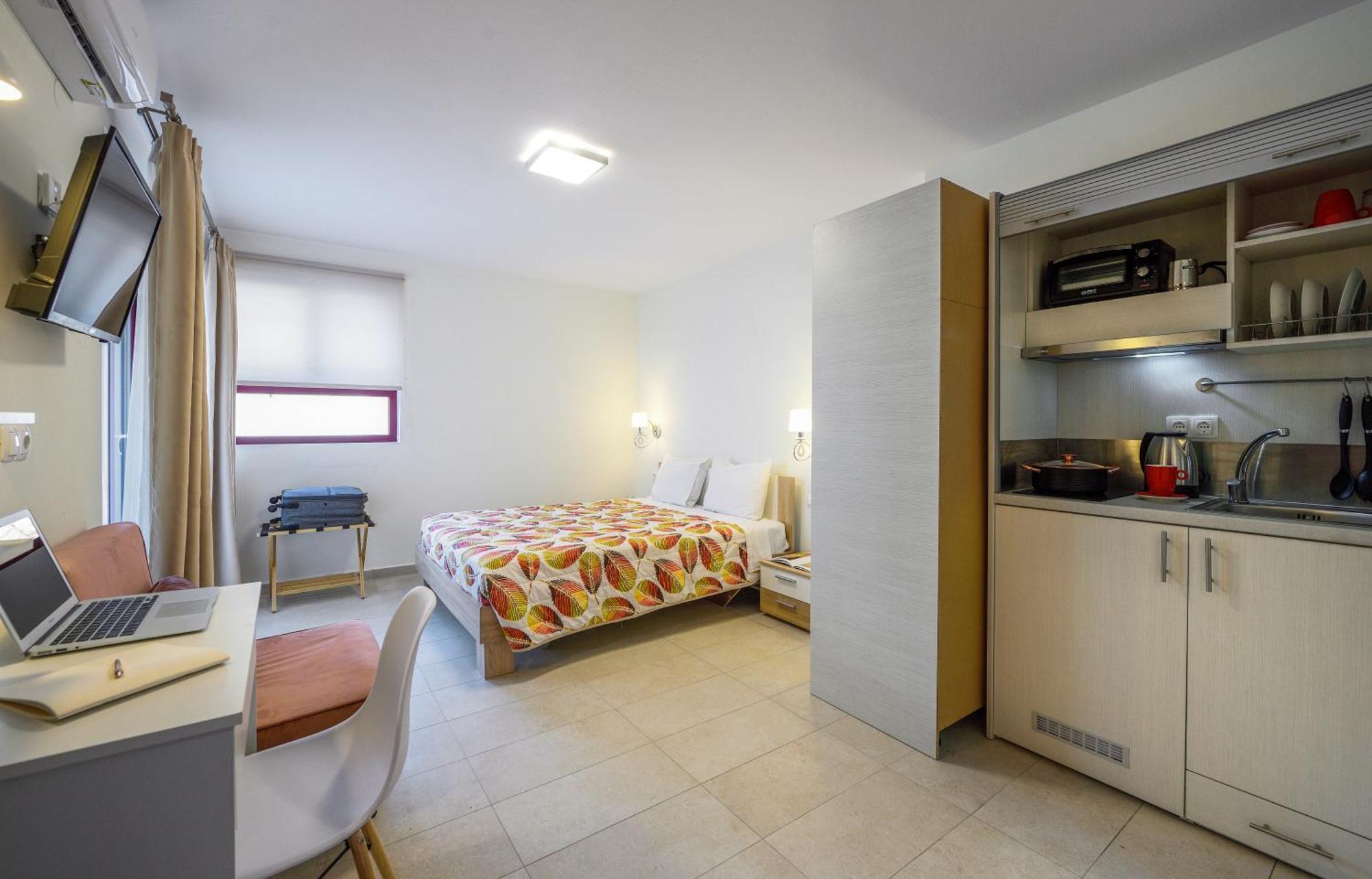 Elpiniki Luxury Rooms Nea Poteidaia Exterior photo