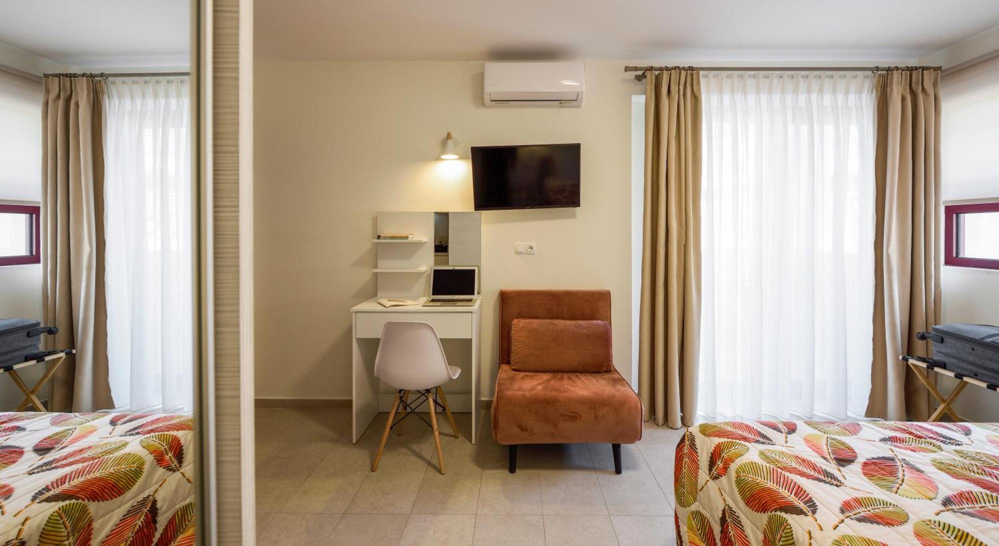 Elpiniki Luxury Rooms Nea Poteidaia Exterior photo