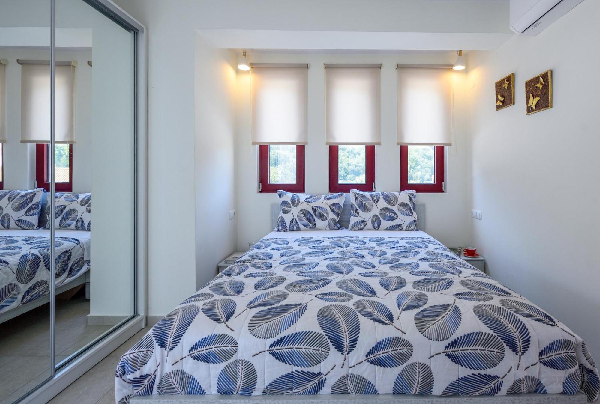 Elpiniki Luxury Rooms Nea Poteidaia Exterior photo