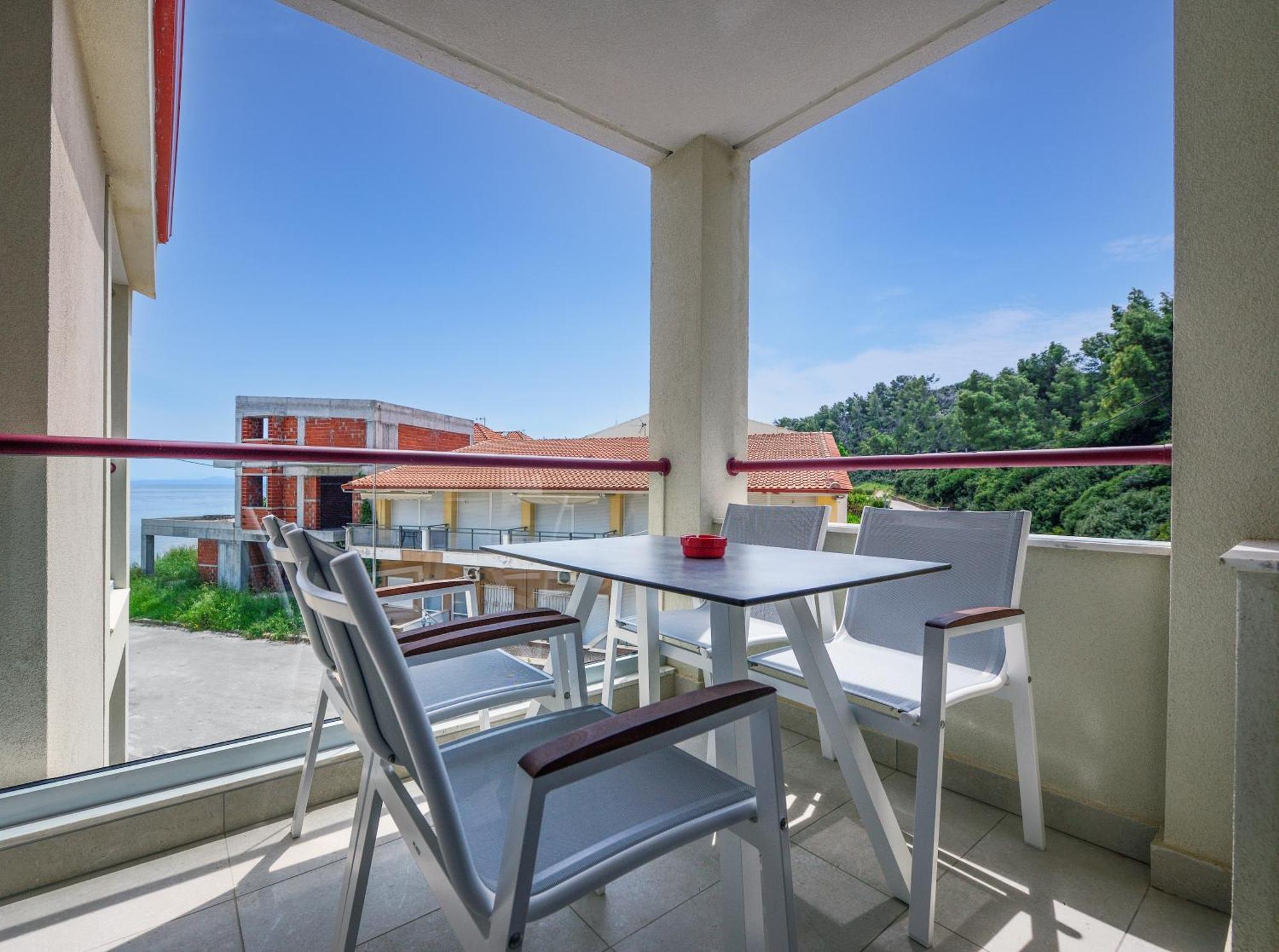 Elpiniki Luxury Rooms Nea Poteidaia Exterior photo