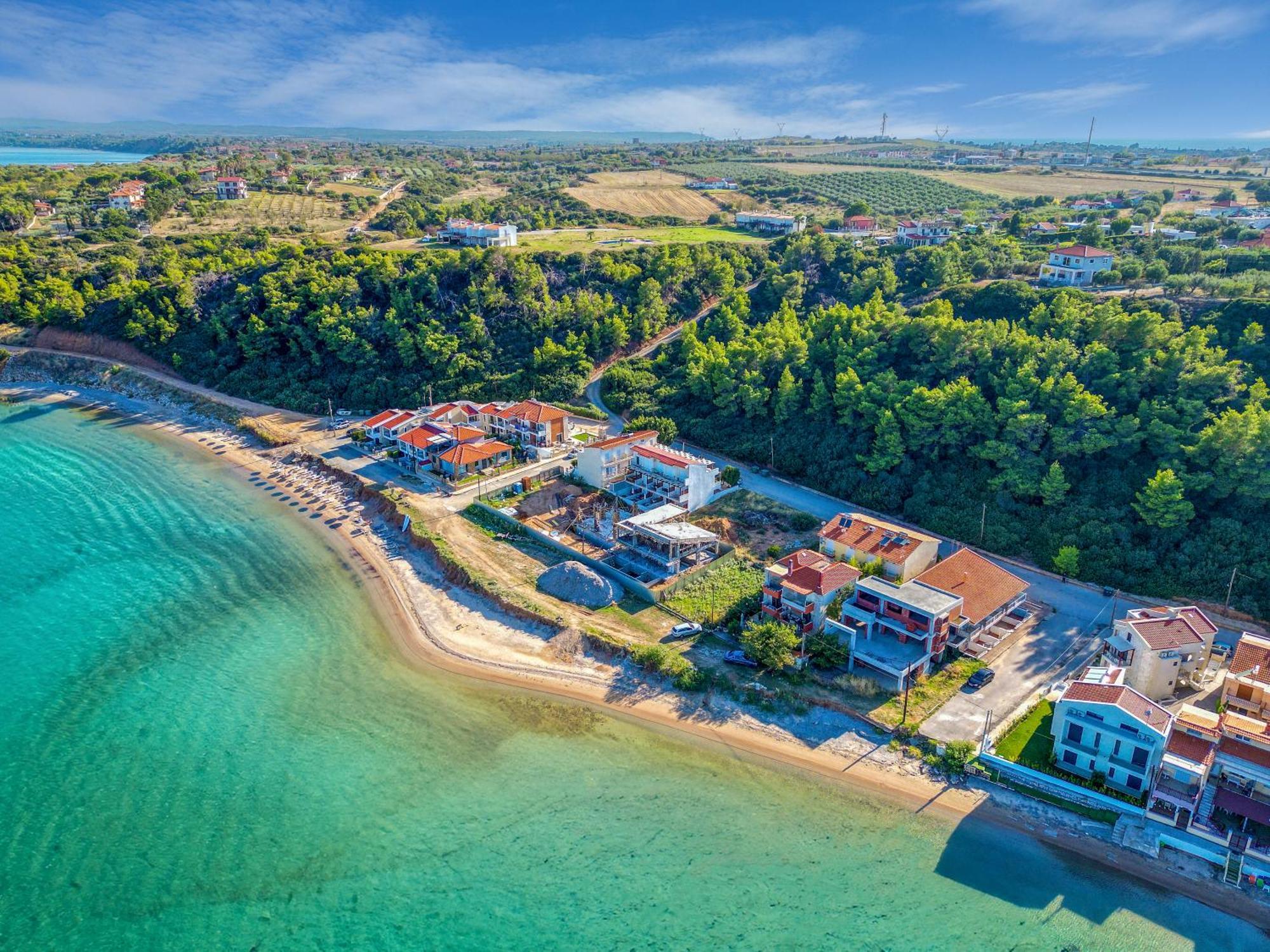 Elpiniki Luxury Rooms Nea Poteidaia Exterior photo