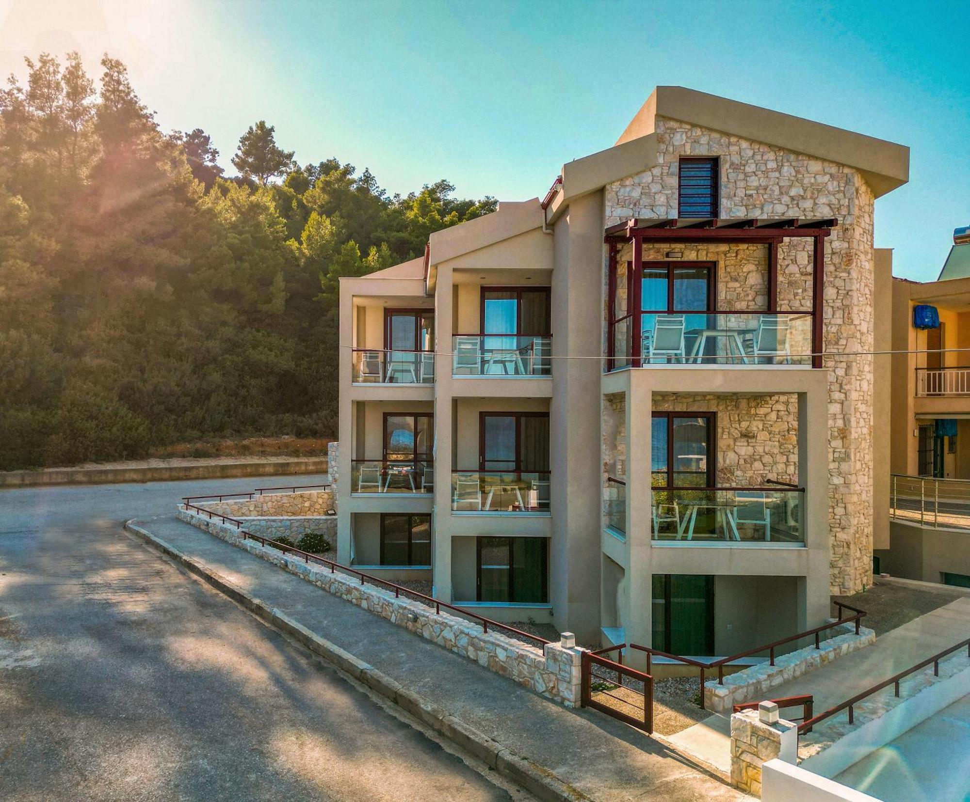 Elpiniki Luxury Rooms Nea Poteidaia Exterior photo